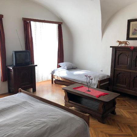 Apartman Becsi Utca โชพรอน ภายนอก รูปภาพ