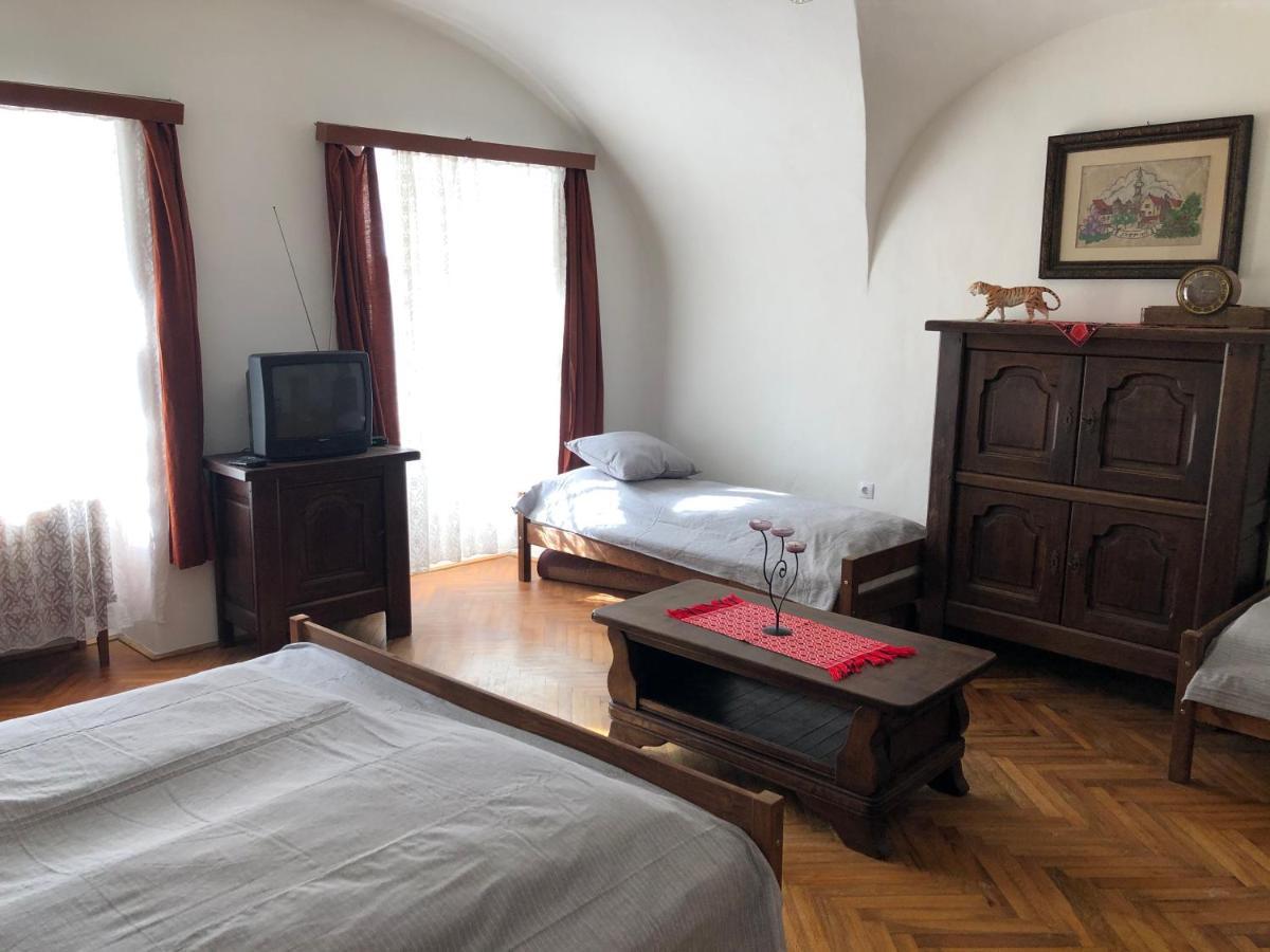Apartman Becsi Utca โชพรอน ภายนอก รูปภาพ