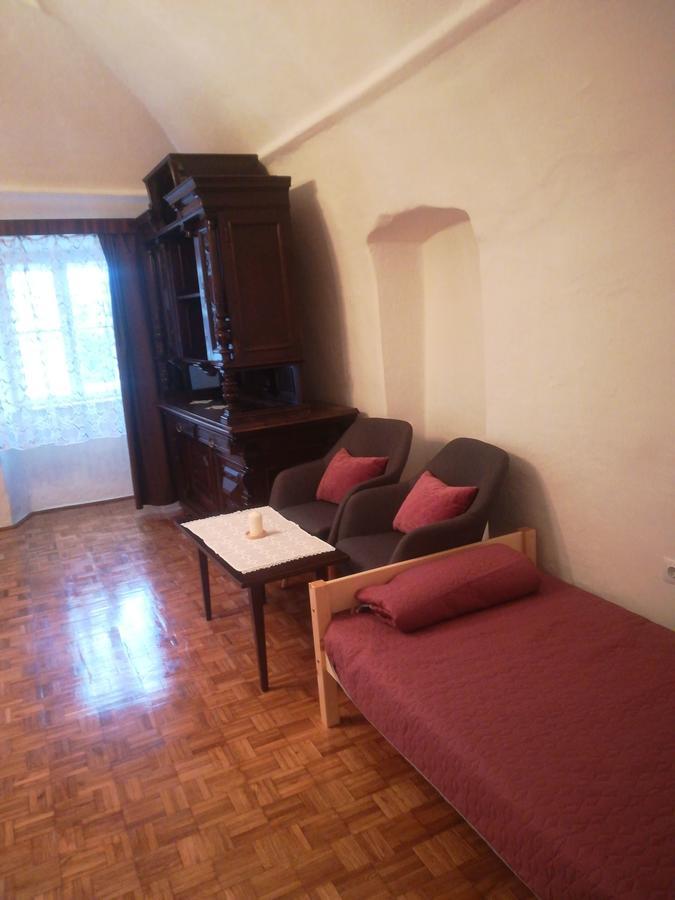 Apartman Becsi Utca โชพรอน ภายนอก รูปภาพ