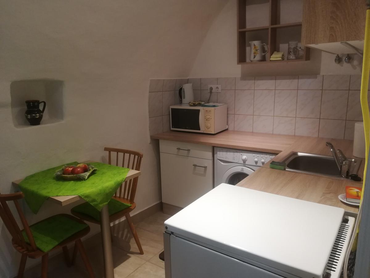 Apartman Becsi Utca โชพรอน ภายนอก รูปภาพ